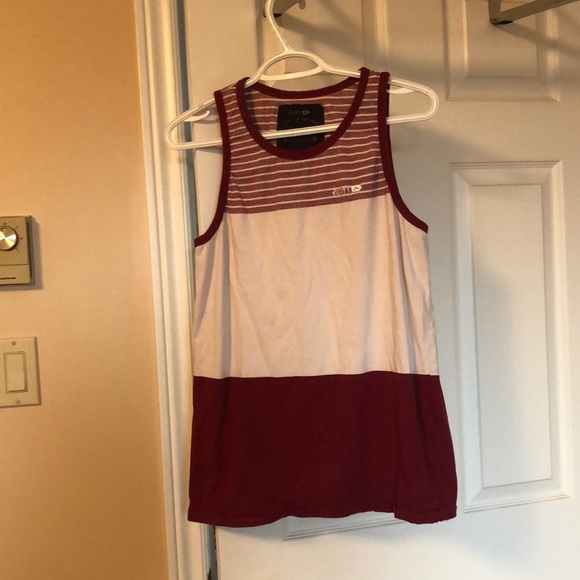 Tank tops - Picture 1 of 6